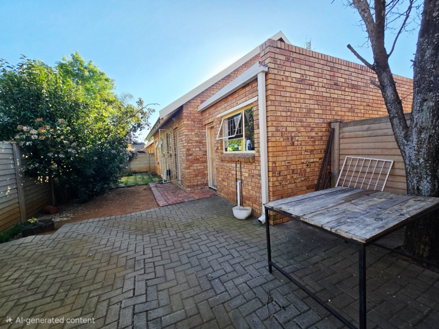 2 Bedroom Property for Sale in Langenhovenpark Free State